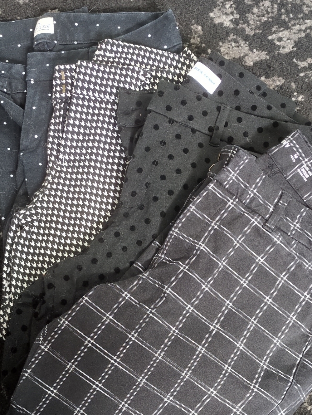 Old Navy Women's Black & White Patterned Pixie Trouser Bundle
